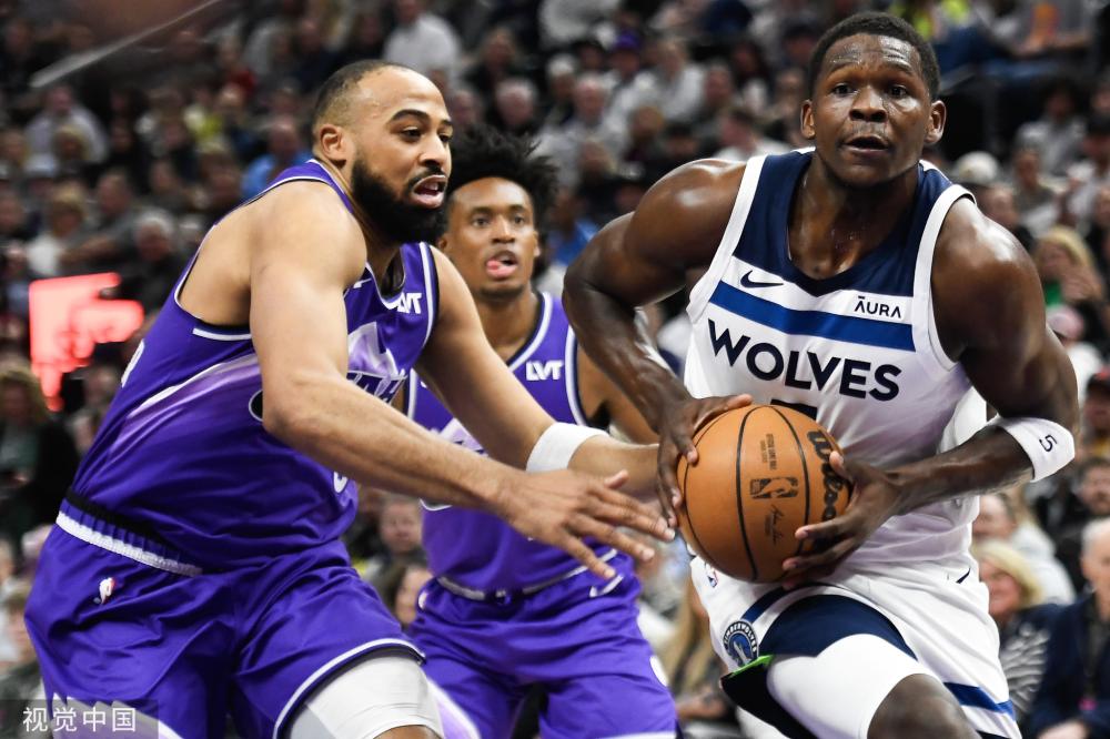 詹姆斯与A 詹姆斯与A